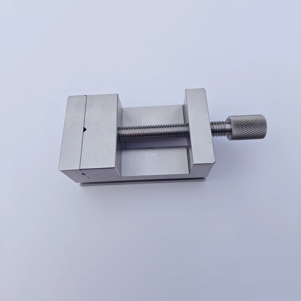 مكبس مسطح صغير من الفولاذ المق - مراجعة Electronics Repair Bench وسعره